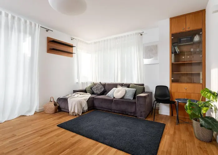 Superb Czerska Family Apartment
